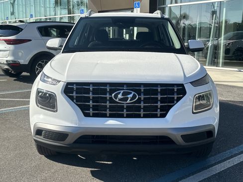 New 2026 Hyundai Venue SEL image 3