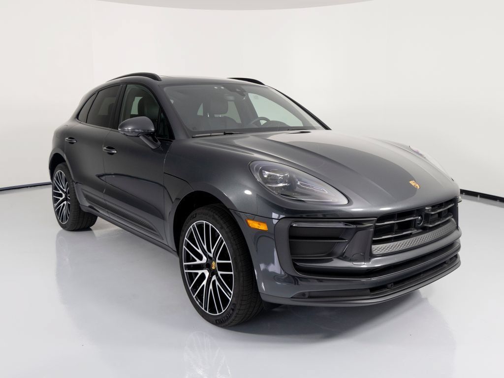 Certified 2026 Porsche Macan AWD/4WD image 13
