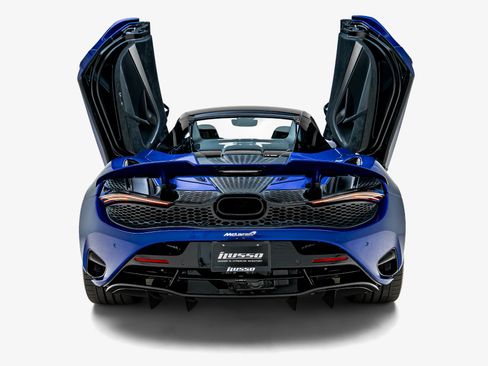 Used 2024 McLaren 750S Spider RWD image 21