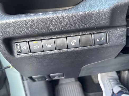 Used 2023 Toyota RAV4 XLE Premium image 20