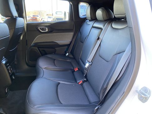 Used 2024 Jeep Compass Latitude image 36