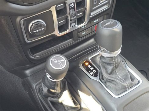 New 2025 Jeep Gladiator Sport image 13