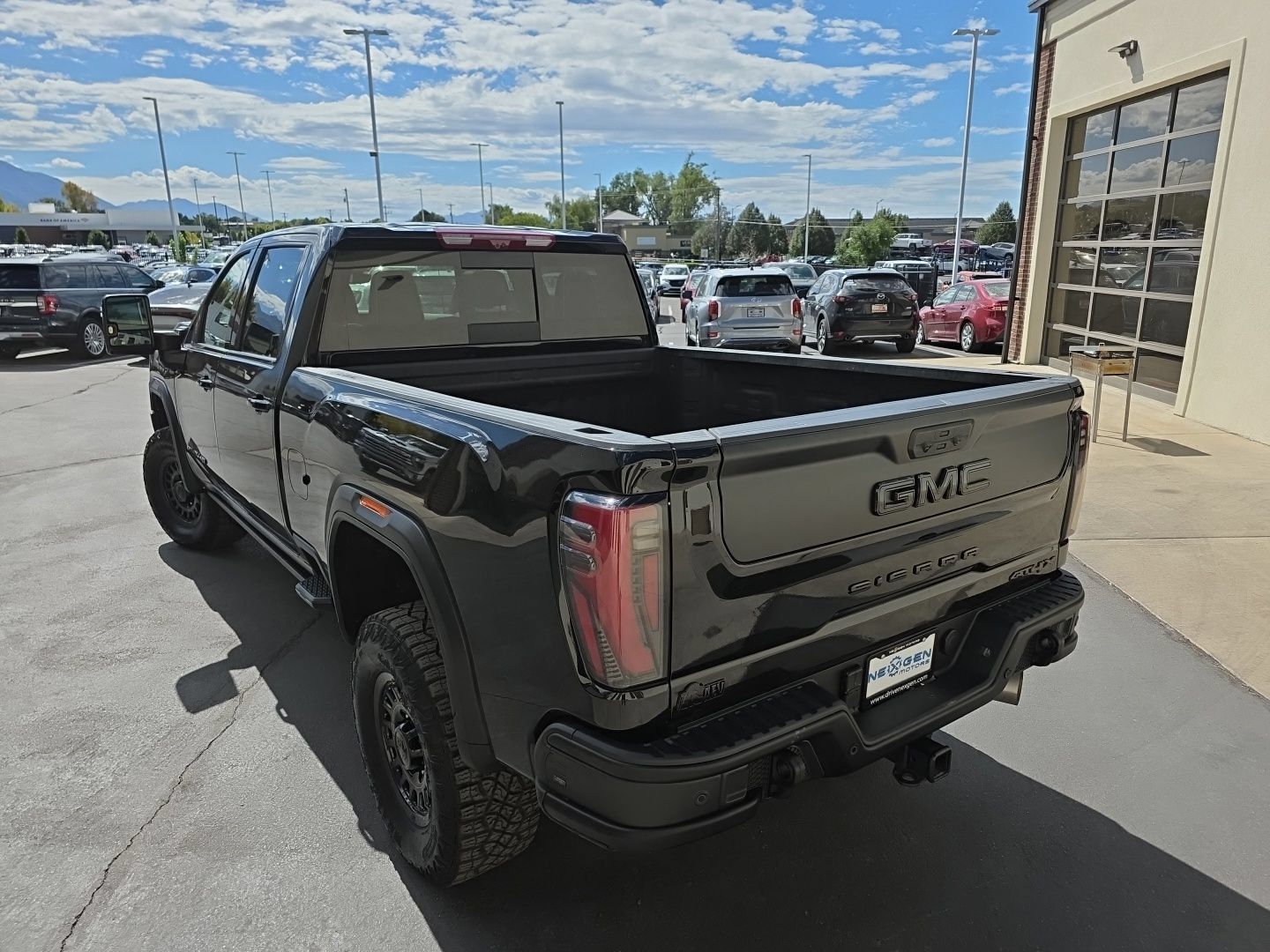 Used 2025 GMC Sierra 2500 AT4X w/ AT4X AEV Edition AWD/4WD image 20