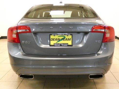 Used 2016 Volvo S60 T5 Premier w/ Convenience Package image 7