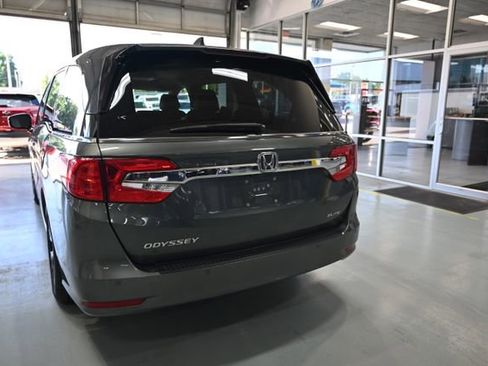 Used 2018 Honda Odyssey Elite image 6