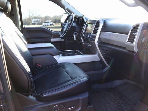 Used 2018 Ford F250 Lariat w/ Lariat Value Package image 28