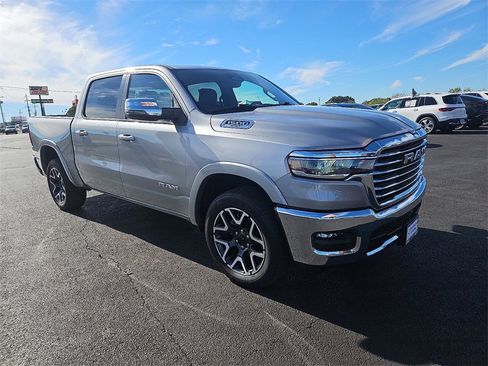 Used 2025 RAM 1500 Laramie image 10