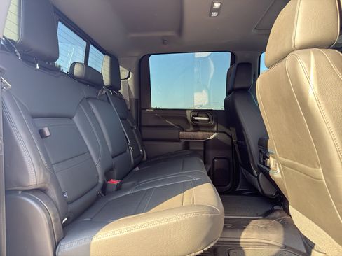 Used 2022 GMC Sierra 2500 Denali w/ Denali Ultimate Package AWD/4WD image 17
