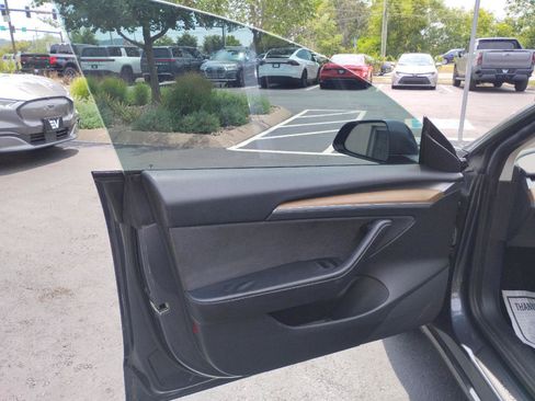 Used 2021 Tesla Model 3 Standard Range Plus RWD image 10