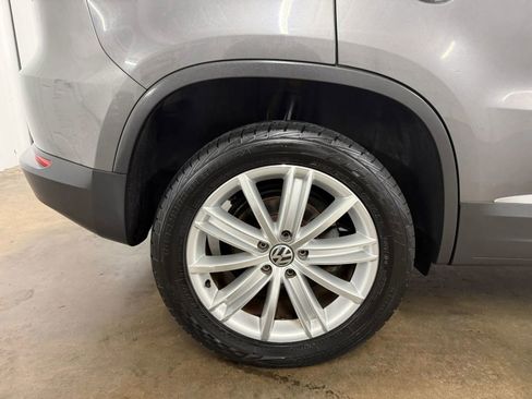 Used 2012 Volkswagen Tiguan SEL FWD image 30