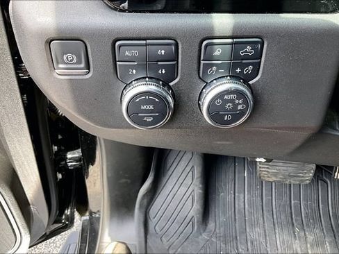 Used 2024 GMC Sierra 1500 SLT w/ SLT Premium Plus Package AWD/4WD image 16