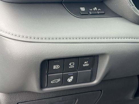 New 2026 Toyota Highlander Platinum image 24