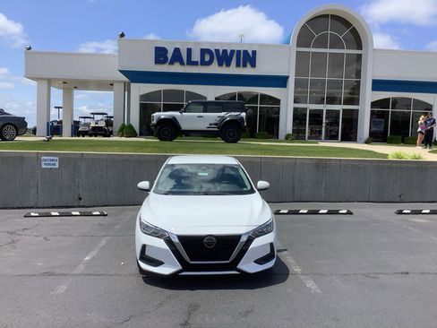 Used 2020 Nissan Sentra S FWD image 2