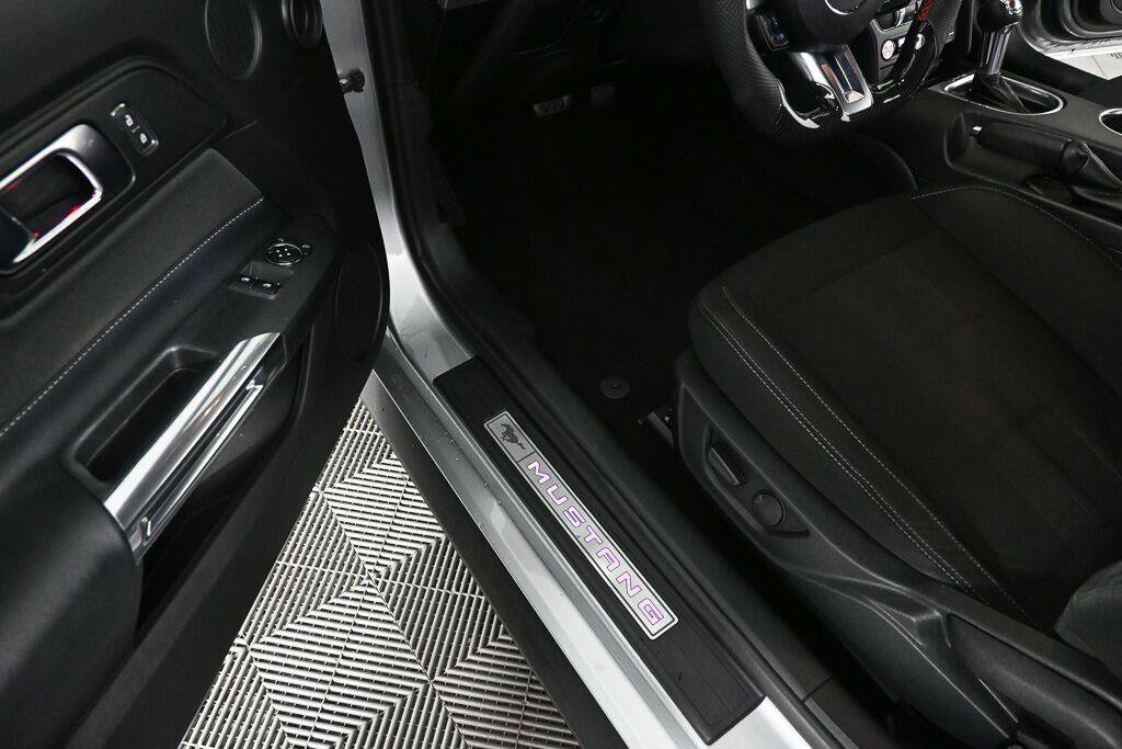 Used 2020 Ford Mustang GT w/ Equipment Group 301A RWD image 7