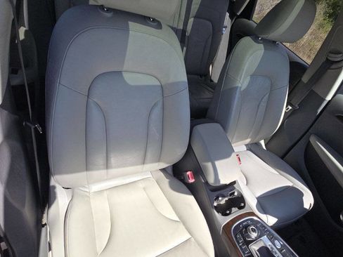 Used 2012 Audi Q5 3.2 Premium Plus w/ Audi MMI Navigation Plus Pkg image 22