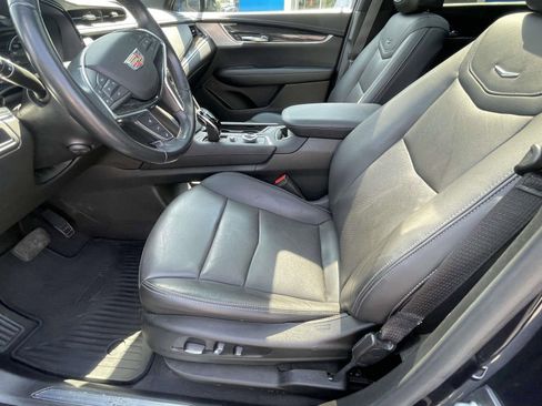 Used 2021 Cadillac XT5 Premium Luxury image 12
