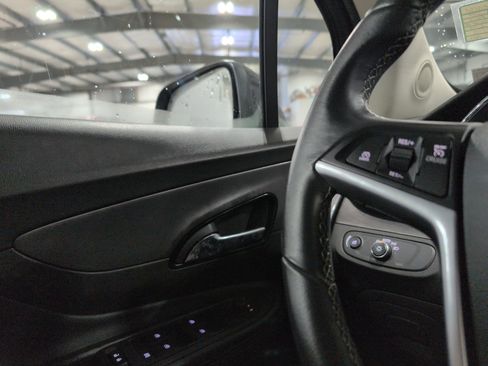 Used 2019 Buick Encore Preferred image 17