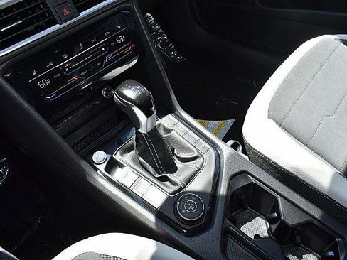 New 2025 Volkswagen Taos SE image 12