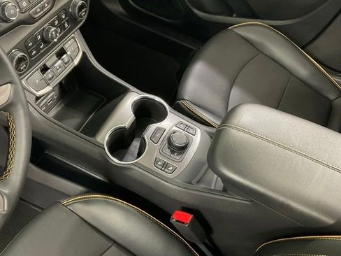 Used 2024 GMC Terrain AT4 w/ Infotainment Package II AWD/4WD image 22