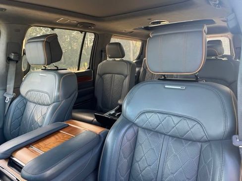 Used 2022 Jeep Grand Wagoneer Series III AWD/4WD image 28