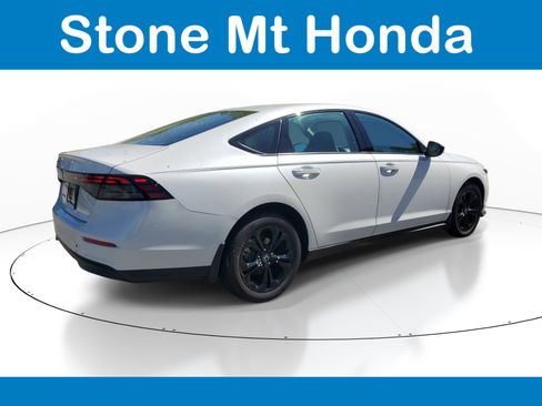 Used 2025 Honda Accord SE image 6