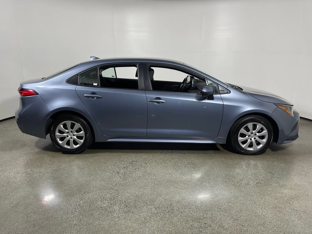 Certified 2025 Toyota Corolla LE FWD image 2