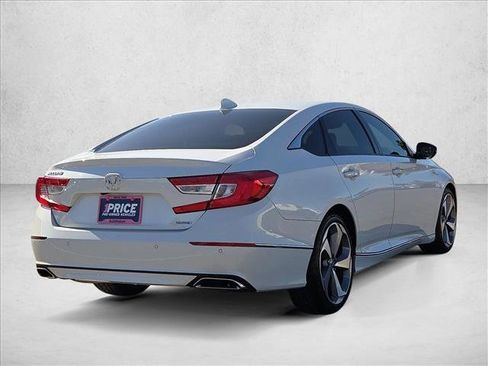 Used 2018 Honda Accord Touring image 5