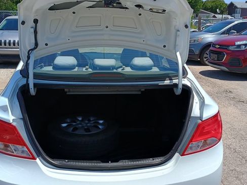 Used 2016 Hyundai Accent SE w/ Option Group 02 FWD image 24