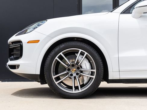 Certified 2020 Porsche Cayenne Turbo AWD/4WD image 13