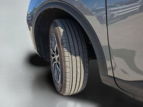 Used 2025 Ford Escape SE FWD image 39