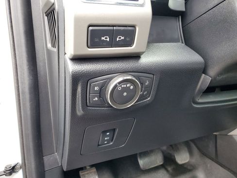 Used 2016 Ford F150 Lariat w/ Equipment Group 502A Luxury AWD/4WD image 14