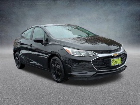 Certified 2019 Chevrolet Cruze LS image 3