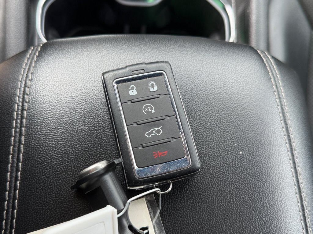 Used 2024 Jeep Grand Cherokee Altitude RWD image 43