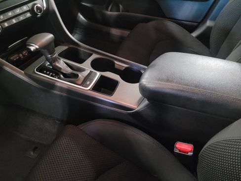 Used 2020 Kia Optima LX FWD image 26