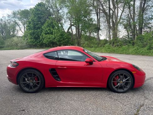 Used 2024 Porsche 718 Cayman S w/ Premium Package RWD image 6