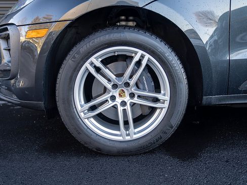 Certified 2025 Porsche Macan image 22