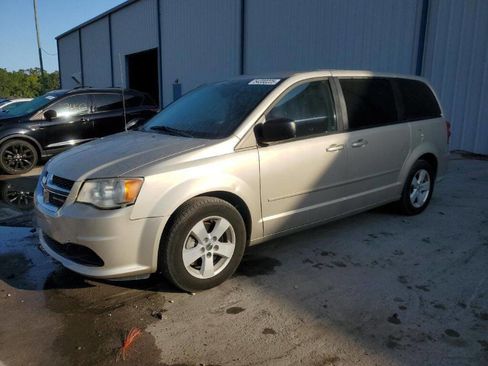 Used 2013 Dodge Grand Caravan SE image 1