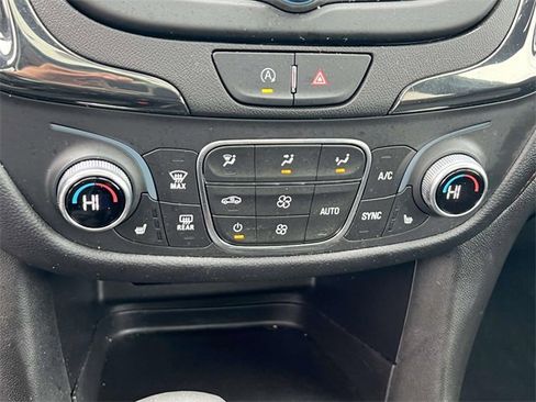 Certified 2023 Chevrolet Equinox RS image 31