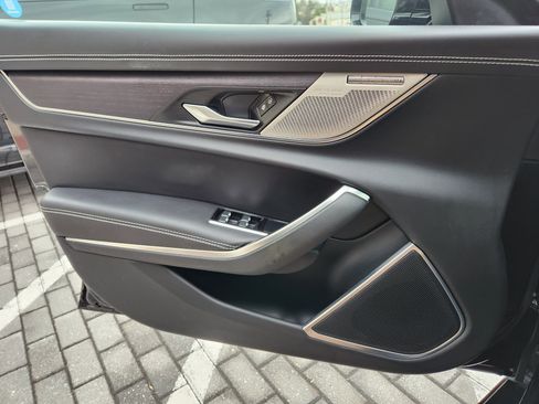 Used 2022 Jaguar XF R-Dynamic SE image 25