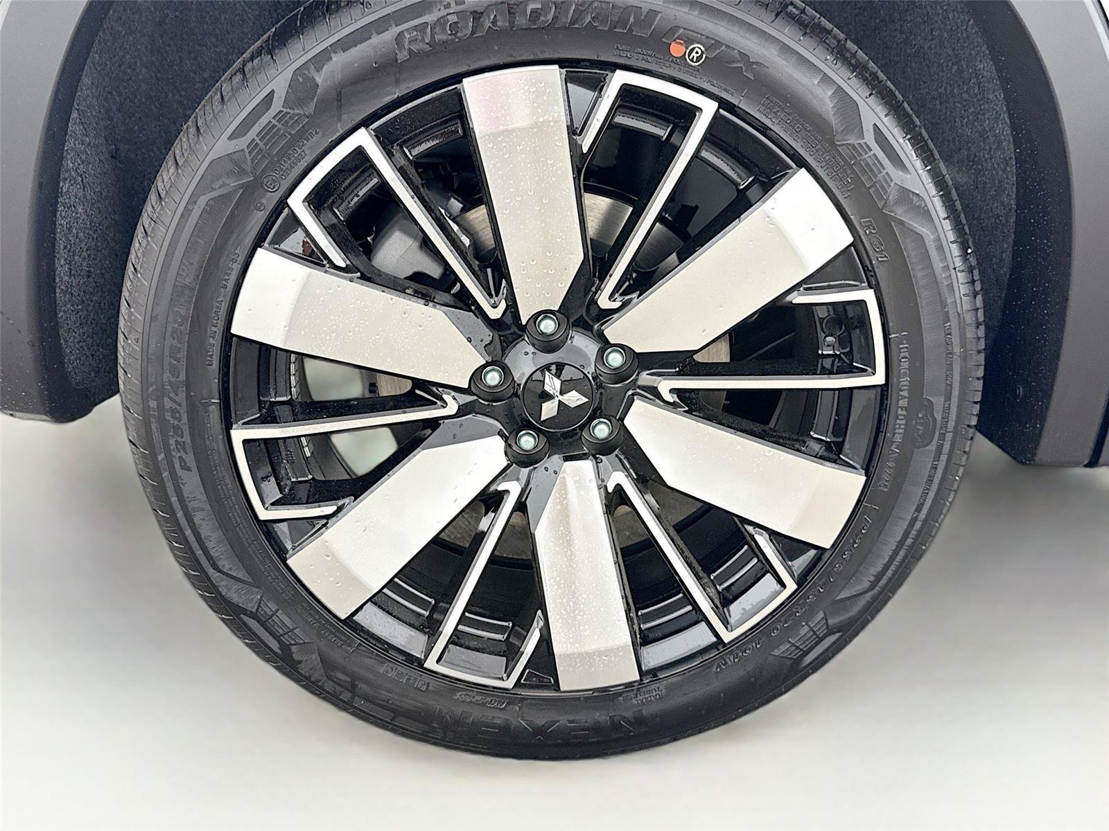 New 2026 Mitsubishi Outlander SE FWD image 29