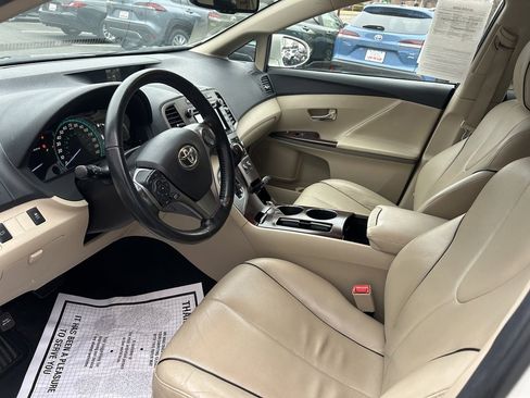 Used 2015 Toyota Venza XLE image 9