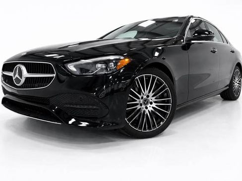 Used 2025 Mercedes-Benz C 300 4MATIC Sedan image 3