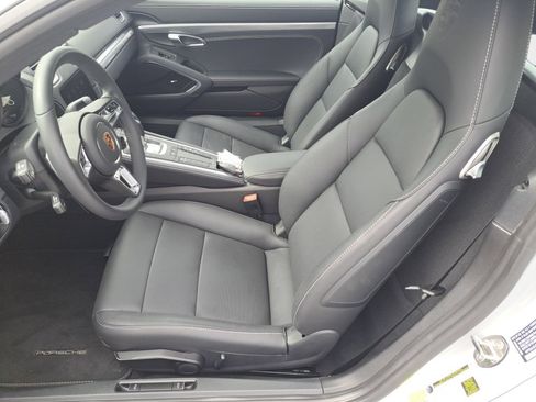 Used 2024 Porsche 718 Cayman image 11