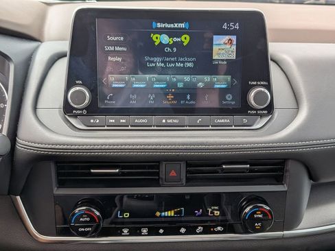 Used 2023 Nissan Rogue SV FWD image 22