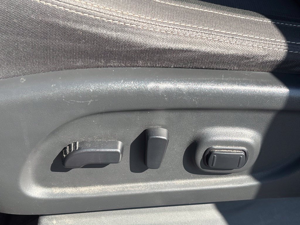 Used 2021 Nissan Titan SV w/ SV Convenience Package RWD image 11