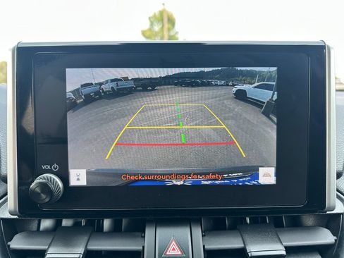 Used 2025 Toyota RAV4 XLE AWD/4WD image 17