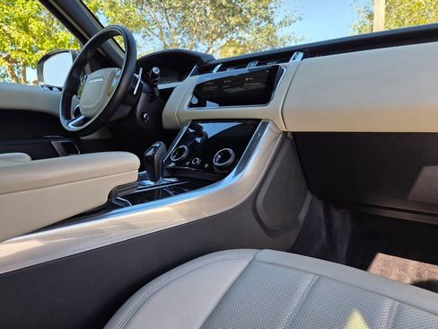 Used 2022 Land Rover Range Rover Sport HSE Silver Edition image 11