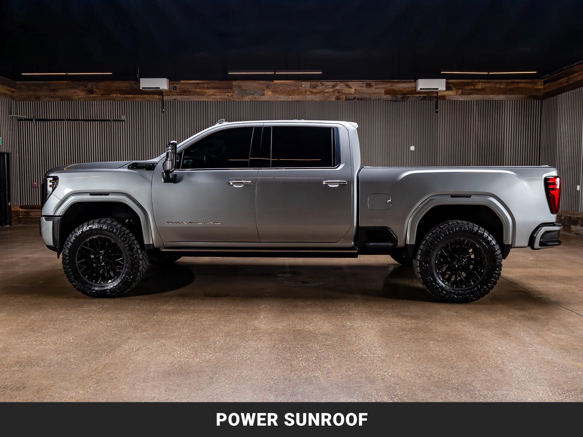 Used 2025 GMC Sierra 2500 Denali Ultimate AWD/4WD image 6