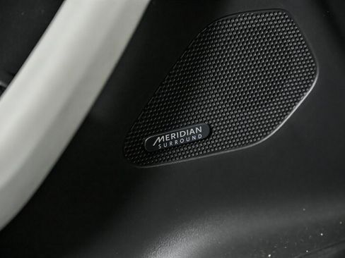 Used 2017 Jaguar F-PACE Prestige image 16