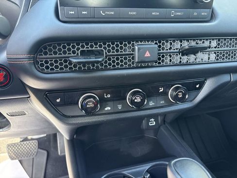 Used 2023 Honda HR-V Sport image 11
